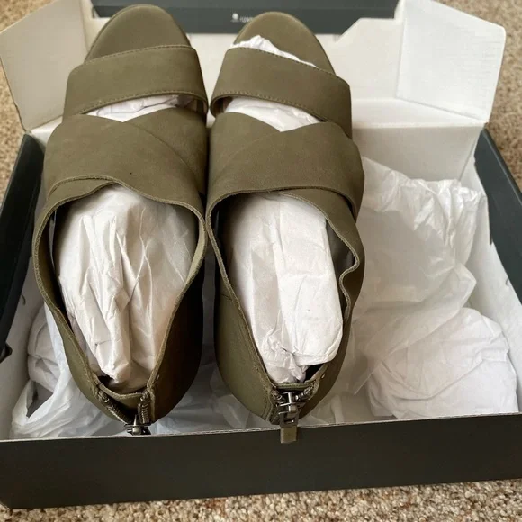 Eileen Fisher Olive Tumbled Nubuck Marla Block Heel Sandal Size 8 New With Box